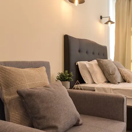 ★ Stylish & Cozy In Valentina Heights Boutique ★