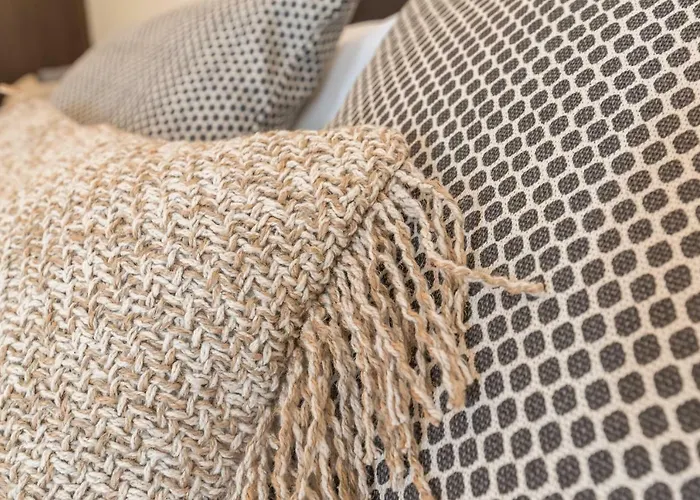 ★ Stylish & Cozy In Valentina Heights Boutique ★ *